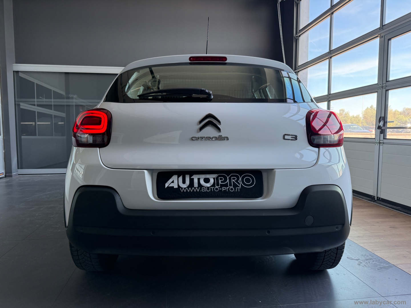 C3 BlueHDi 100 S&S Van Live 2 POSTI - immagine 3