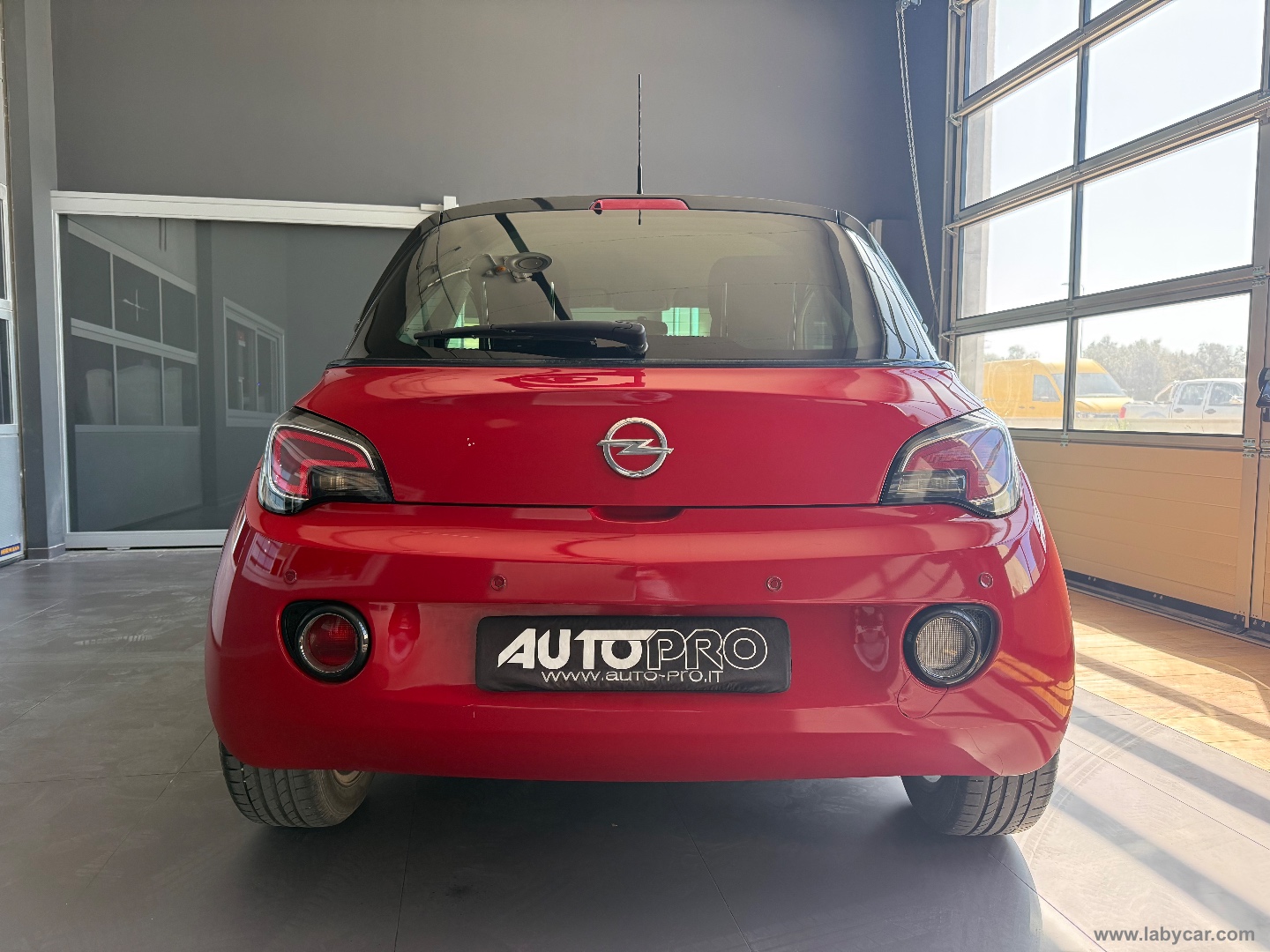 Adam 1.2 70 CV - immagine 3