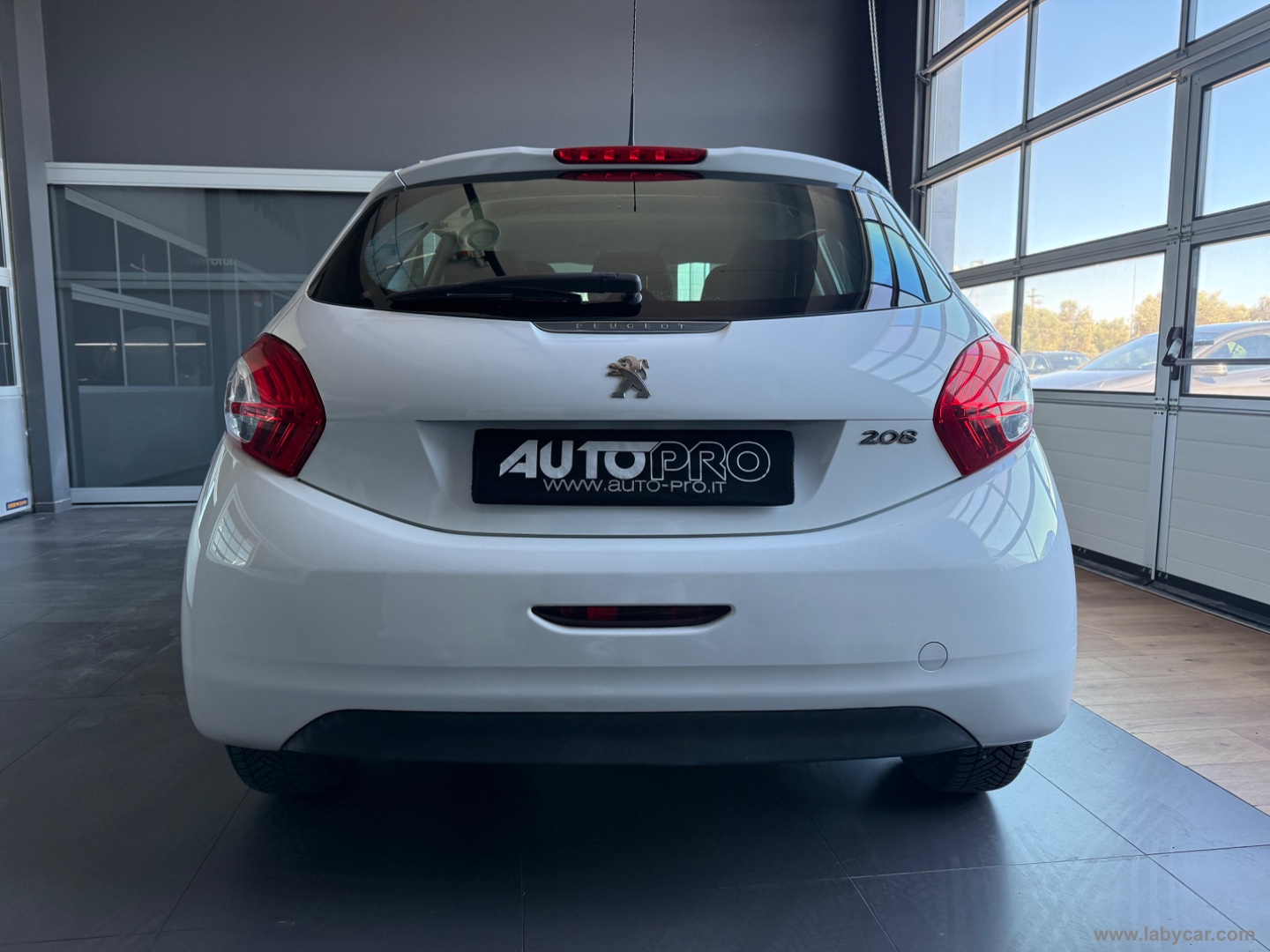 208 1.2 VTi 82 CV 5p. Access - immagine 3