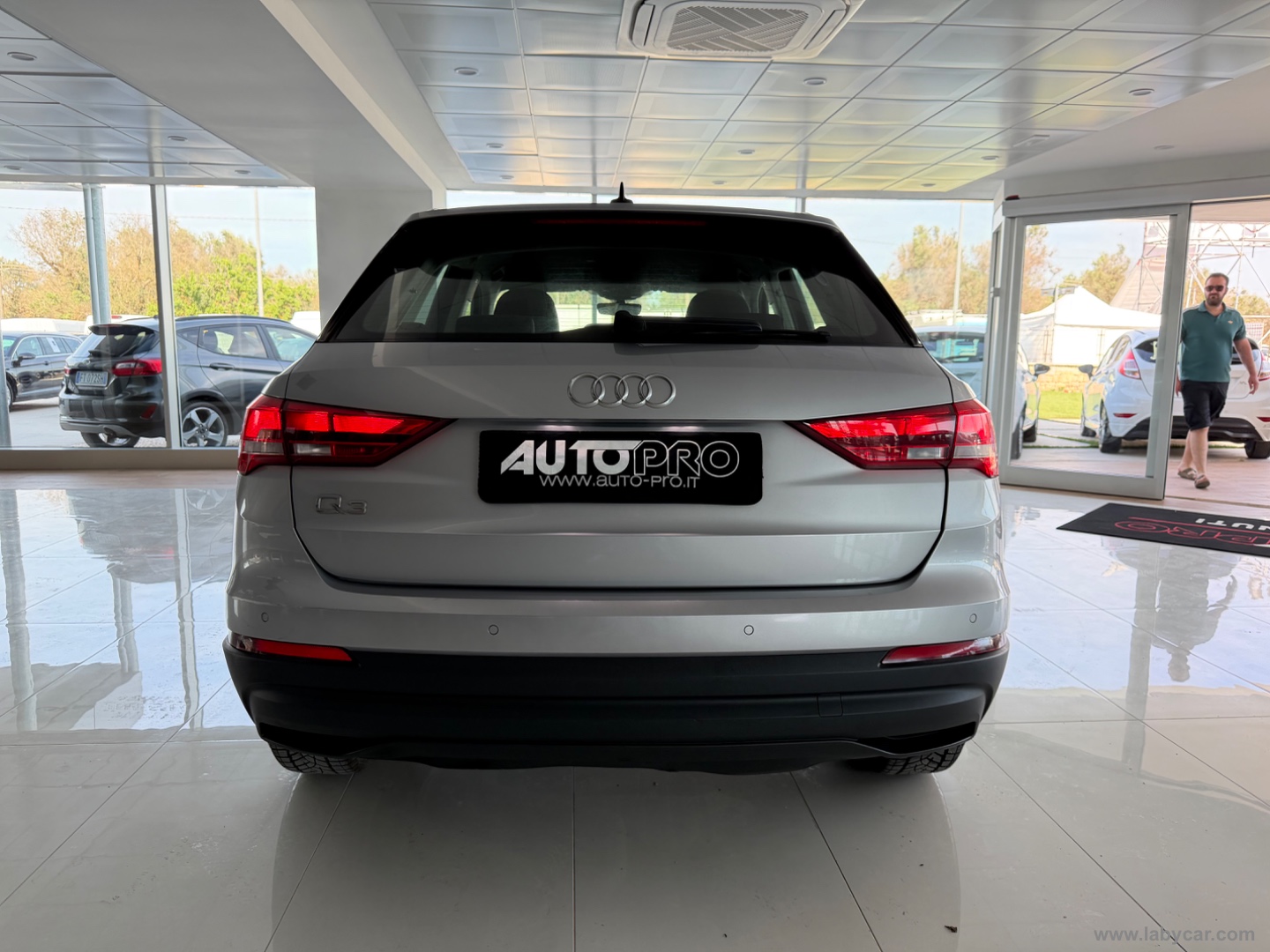 Q3 35 TDI S tronic Business - immagine 3