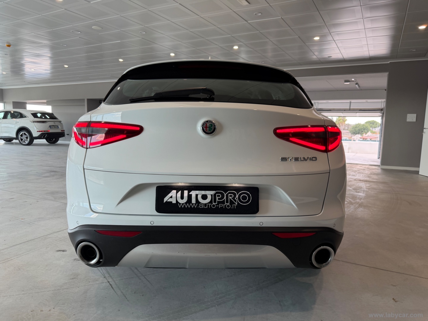 Stelvio 2.2 T.diesel 150CV AT8 RWD Super - immagine 3