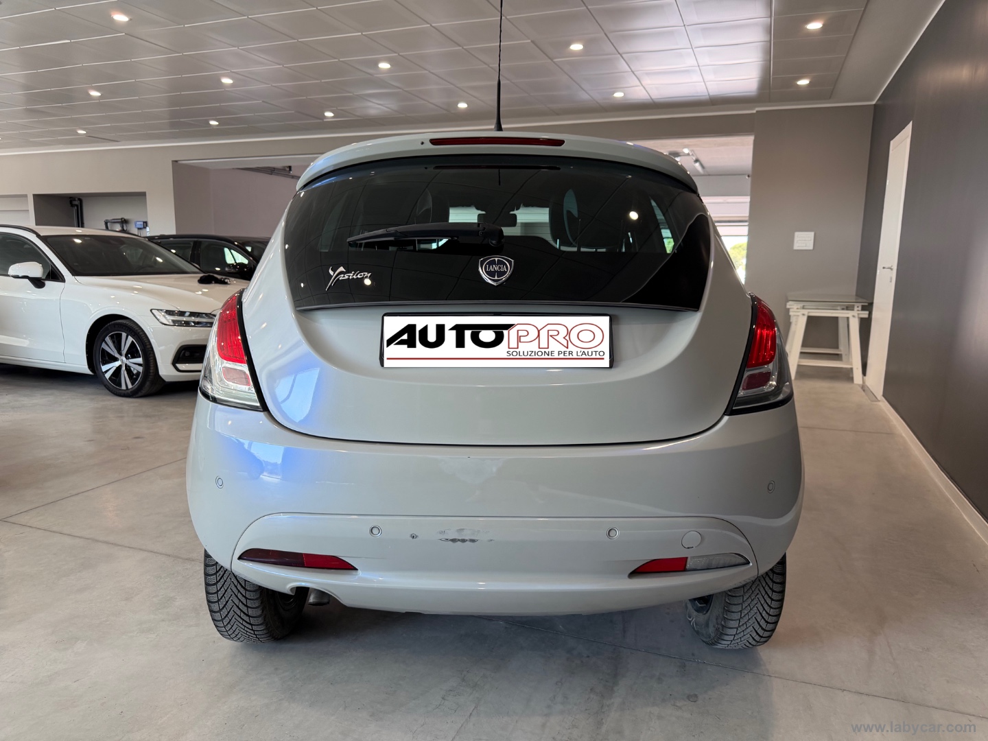 Ypsilon 0.9 T.Air 85CV 5p.Met.Ec.Silver - immagine 3