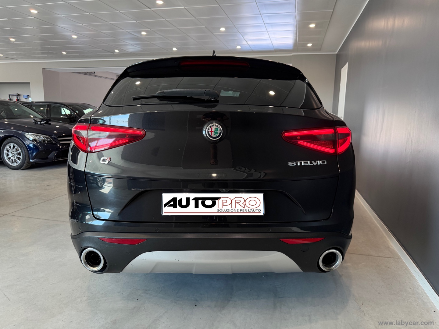 Stelvio 2.2 T.diesel 190 CV AT8 Q4 Bus. - immagine 3