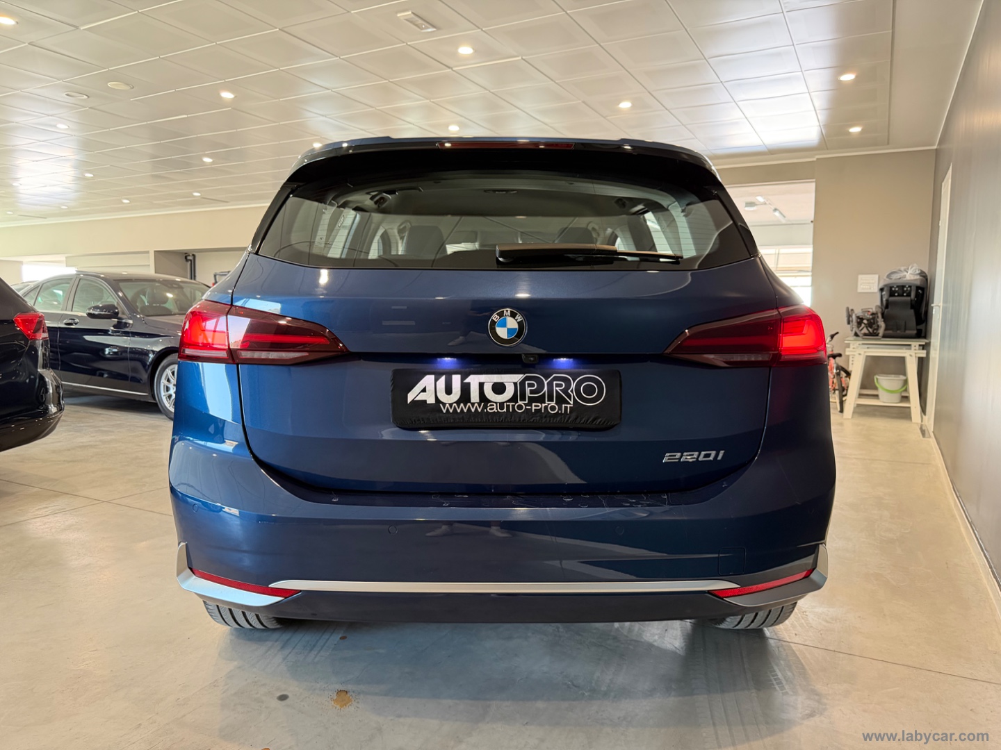 220i 48V Active Tourer Luxury - immagine 3