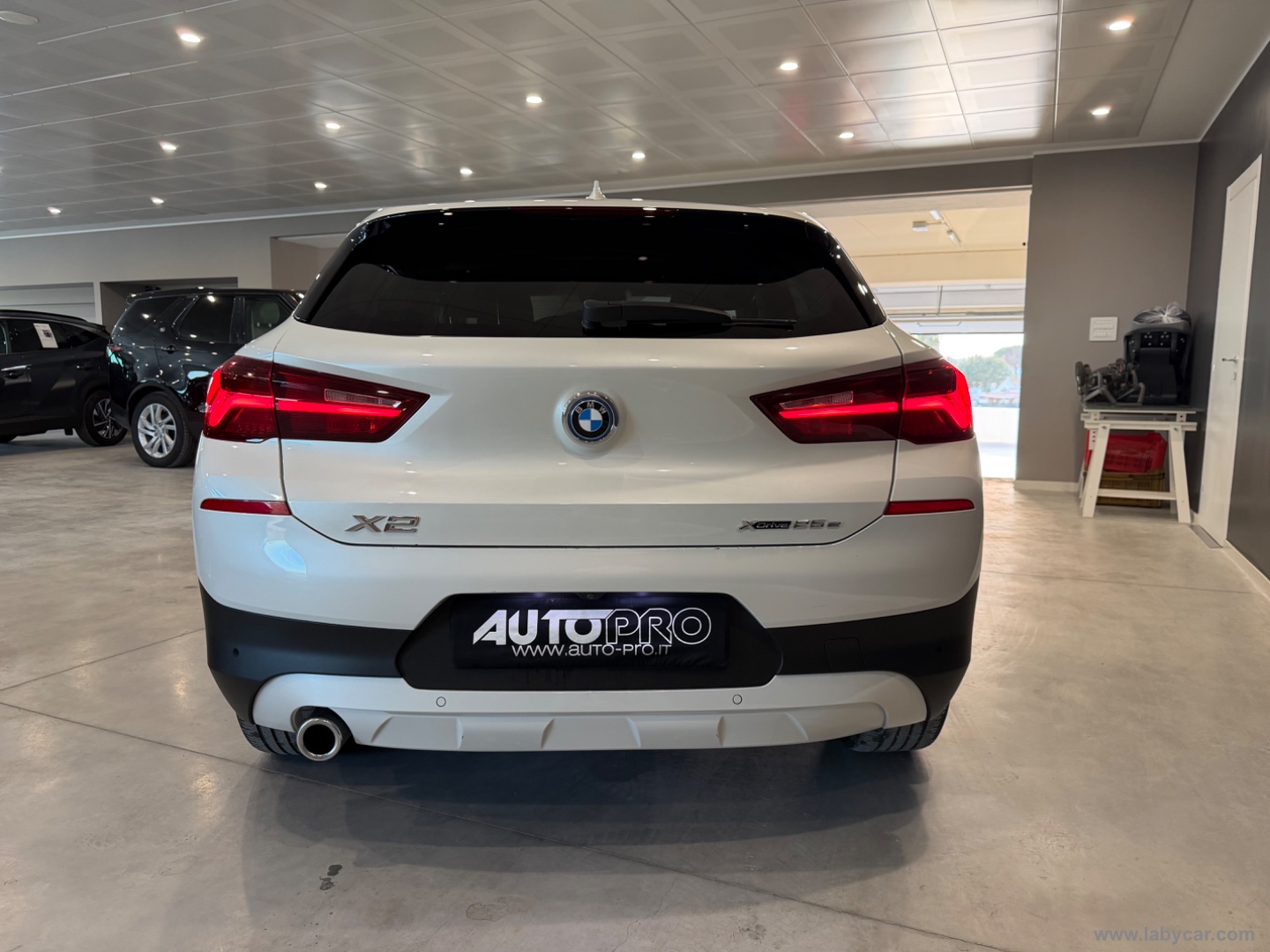 X2 xDrive25e Advantage - immagine 3