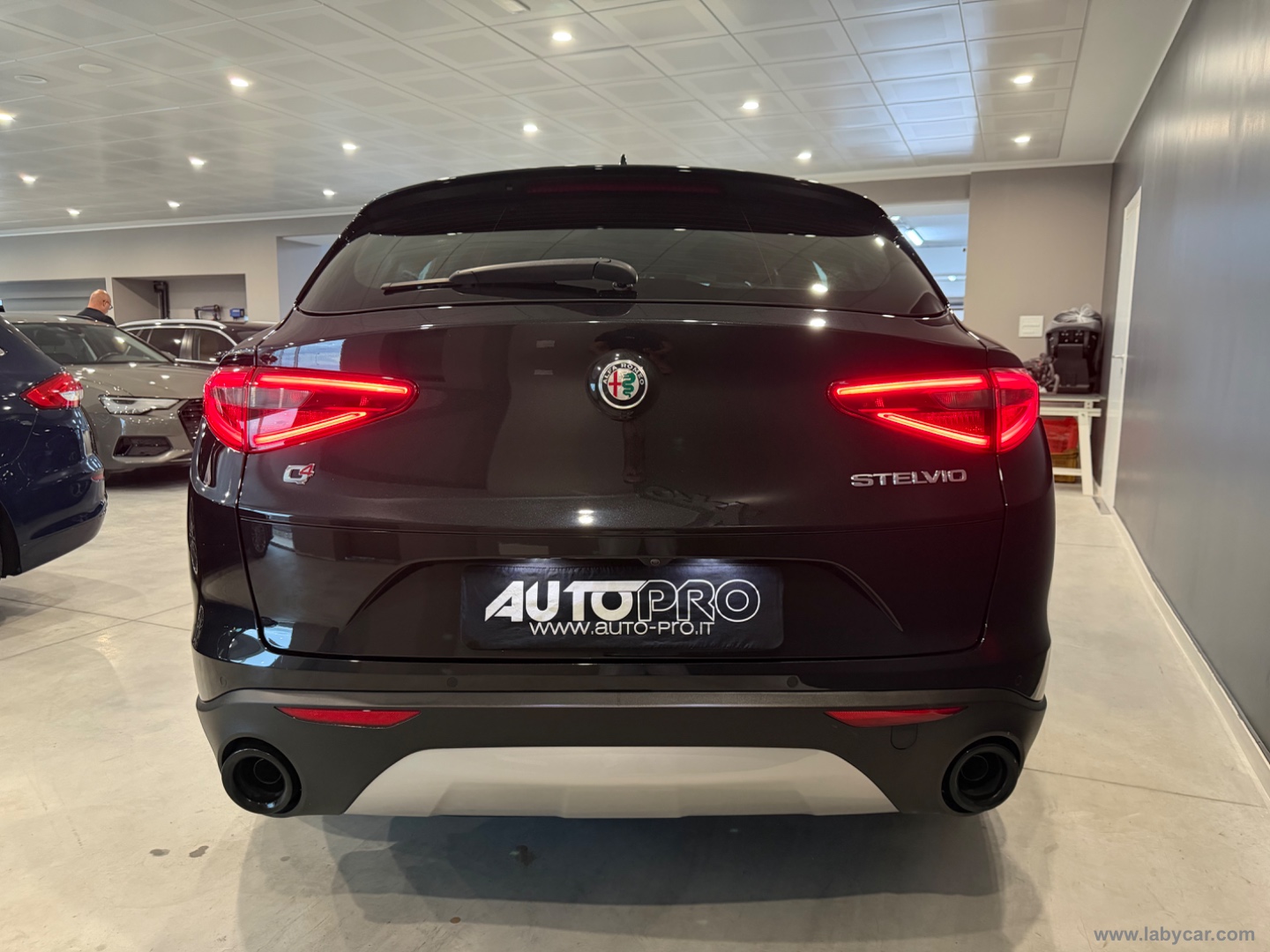 Stelvio 2.2 T.d. 190 CV AT8 Q4 Sup. Bus. - immagine 3