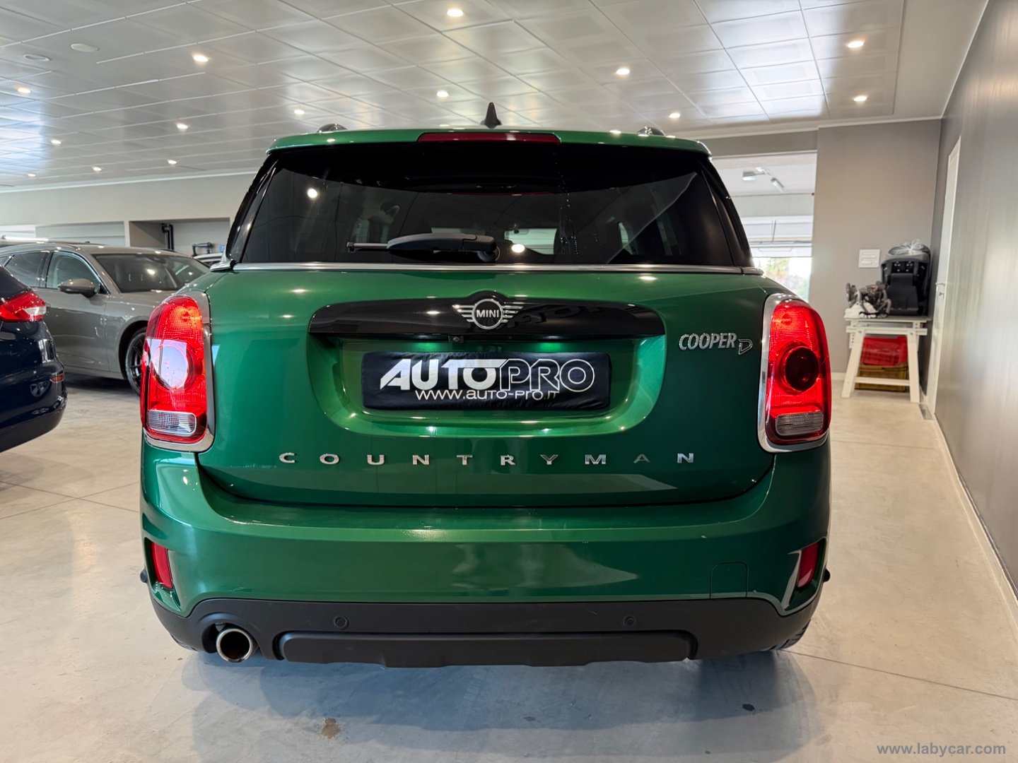 Mini Cooper D Business Countryman Aut. - immagine 3