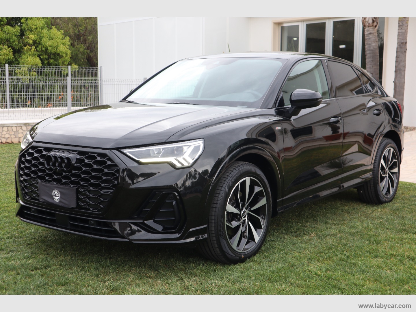 Q3 SPB 35 TDI S tronic S line edition IDENTITY BLACK - immagine 3