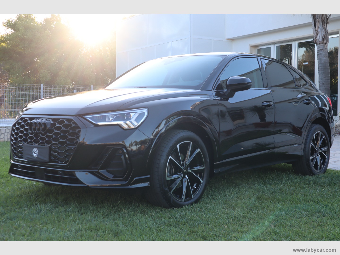 Q3 SPB 35 TDI S tronic Identity Black - immagine 3