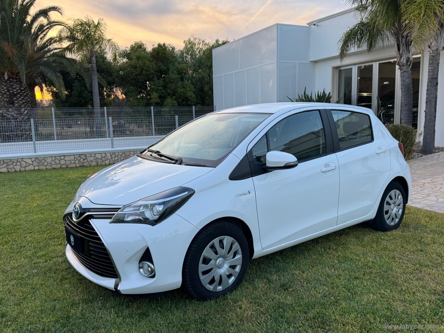 Yaris 1.5 Hybrid 5p. Active - immagine 3