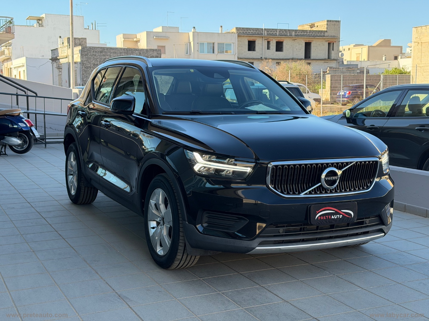 XC40 D3 AWD Geartronic Momentum - immagine 3