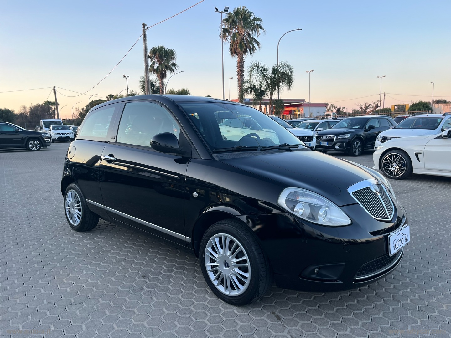 Ypsilon 1.2 69 CV Platinum - immagine 3
