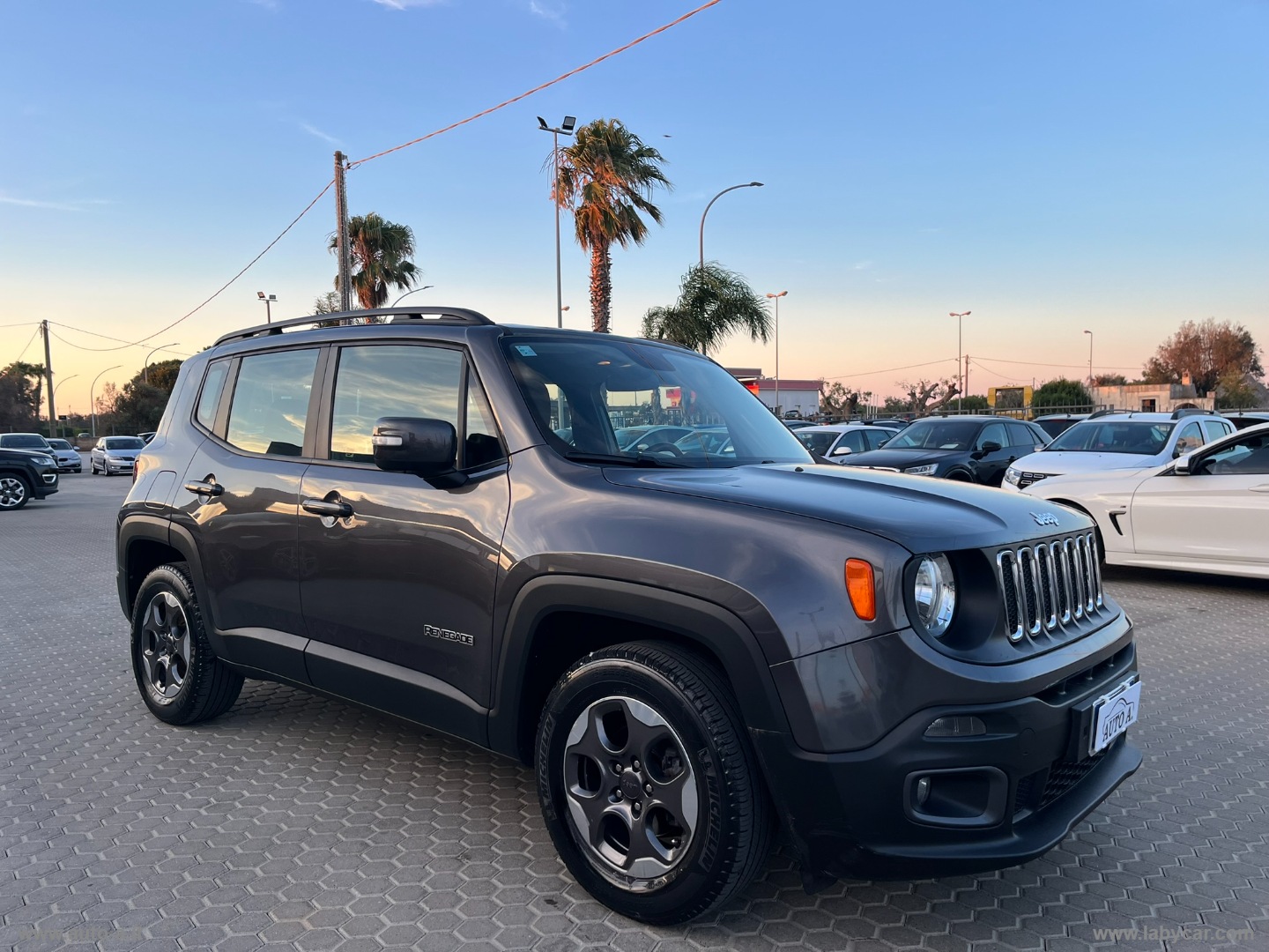 Renegade 1.6 Mjt 120CV Longitude - immagine 3