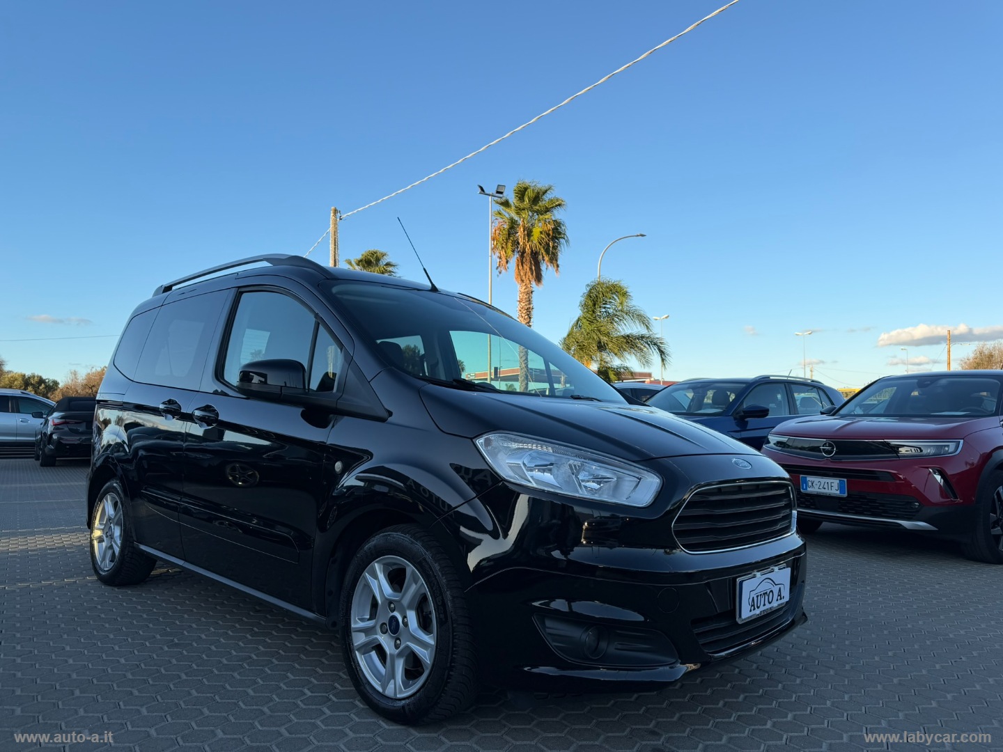 Tourneo Courier 1.0 EcoBoost 100 CV TITANIUM - immagine 3