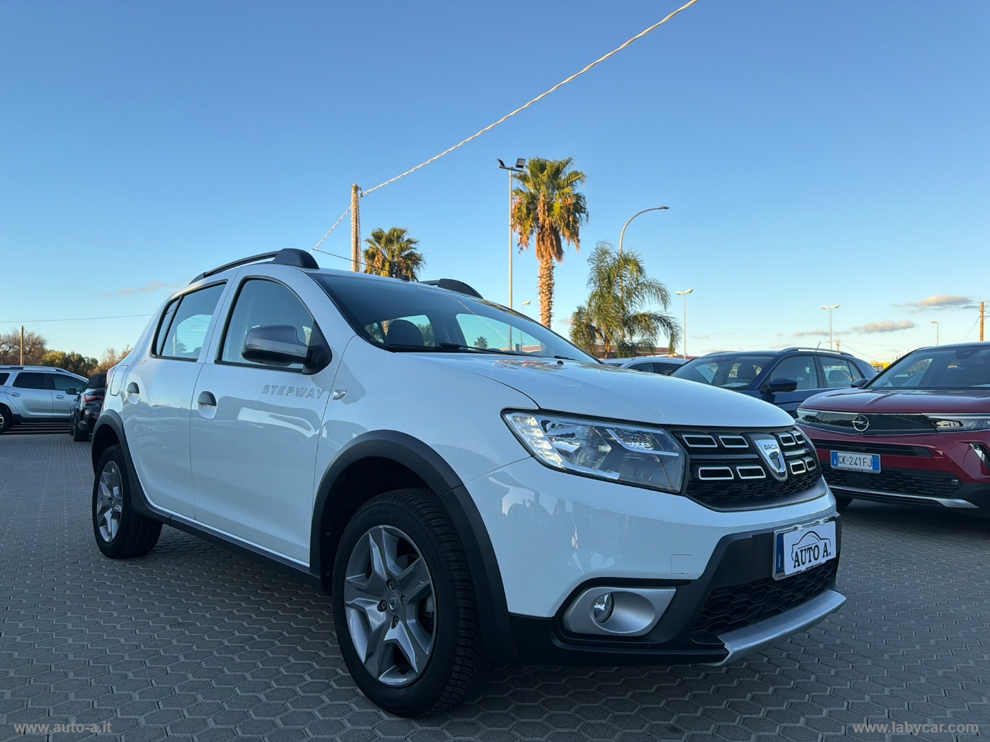 Sandero Stepway 0.9 TCe 12V 90 CV S&S PRESTIGE - immagine 3