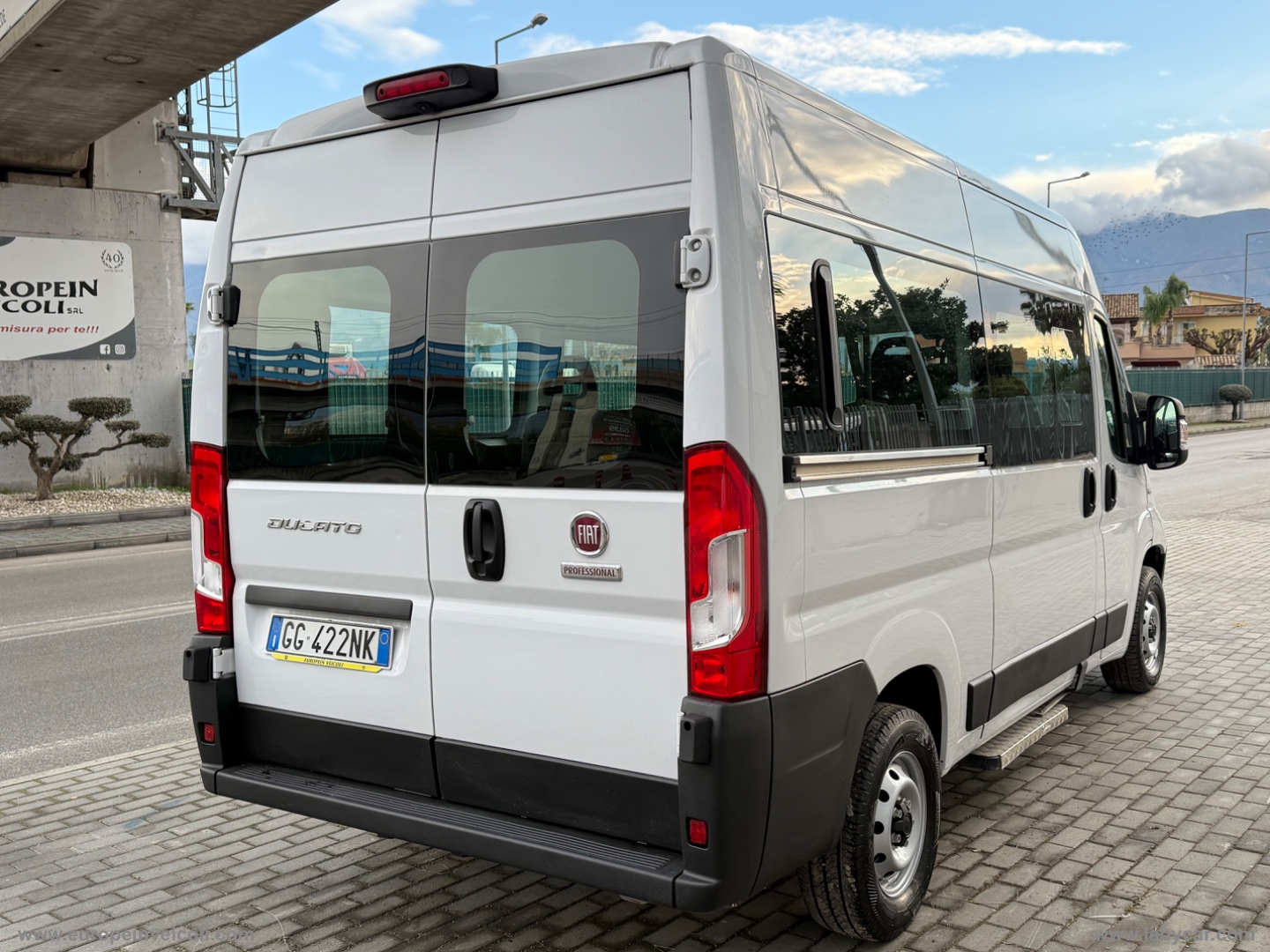 Ducato 33 2.2 Mjt 140 PM-TM Combi - immagine 3