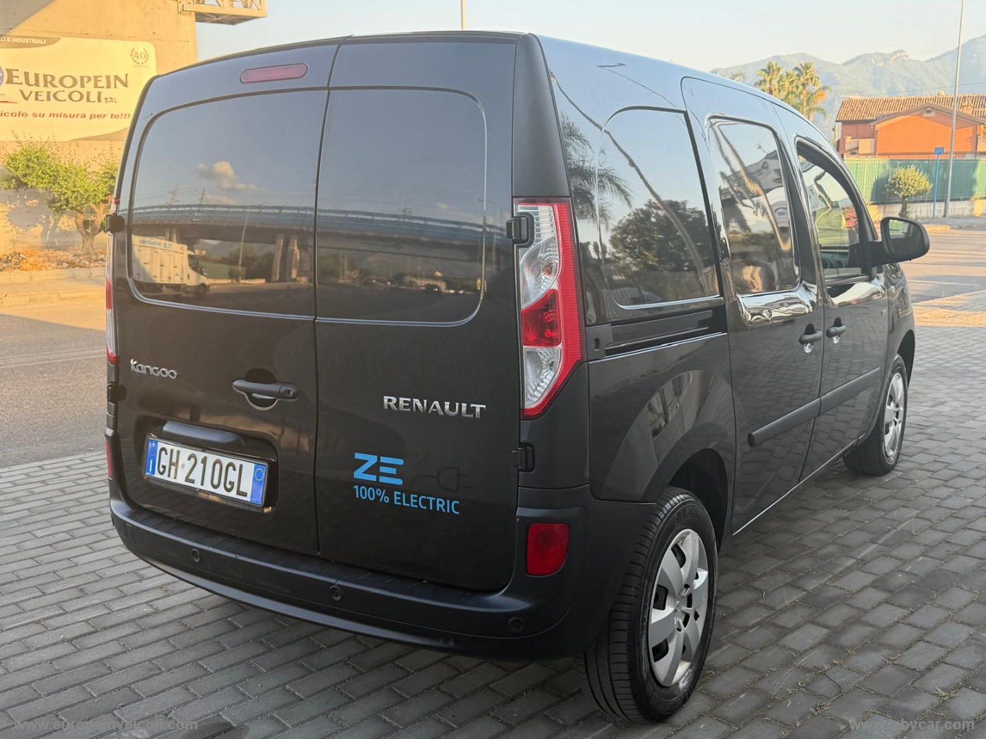 Kangoo Z.E. Ice Flex 4p. Furgone RENAULT KANGOO FURGONE 100% ELETTRICO - immagine 3