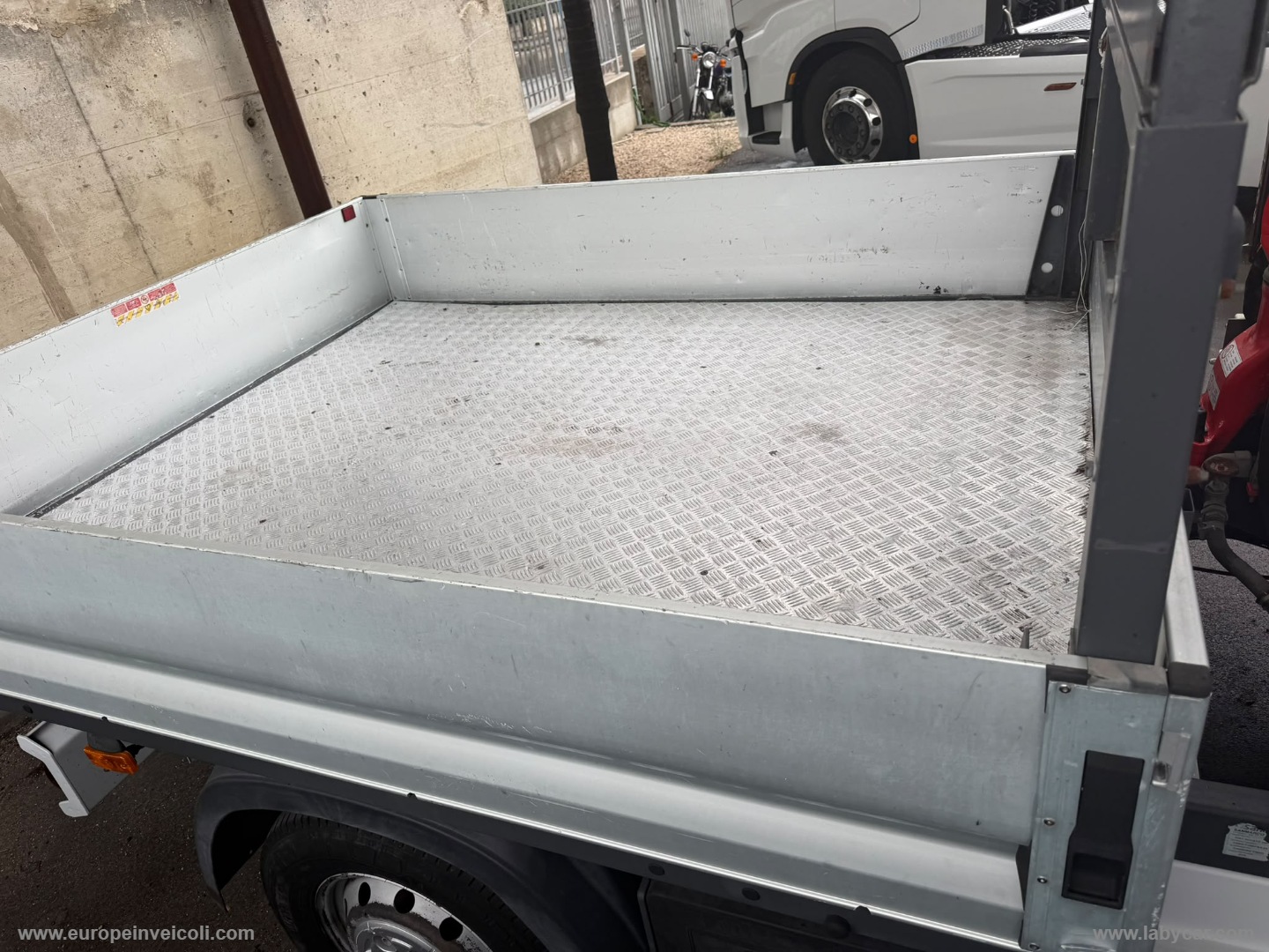 Ducato 35 2.3 MJT CASSONE FISSO CON GRU FASSI DIETRO CABINA - immagine 3
