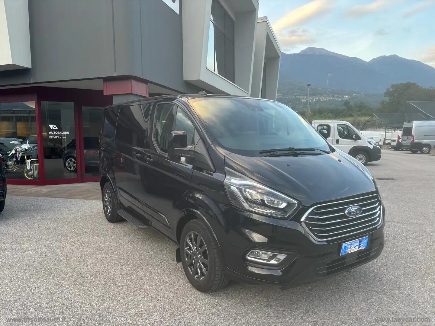 Tourneo Custom 320 2.0 EcoB 185CV MHEV 8 POSTI - immagine 3