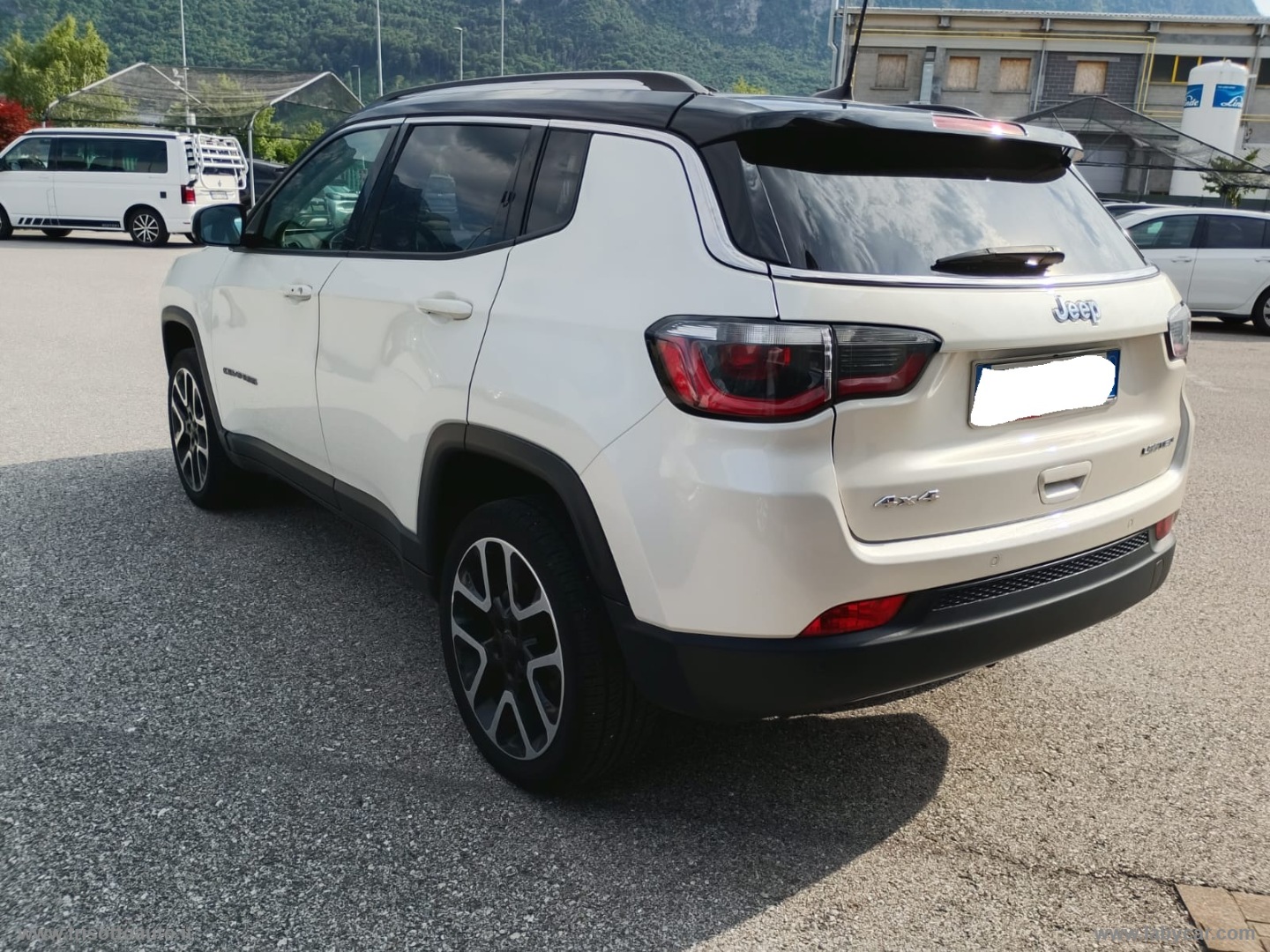 Compass 2.0 Mjt II 170CV aut. 4WD Limited - immagine 3
