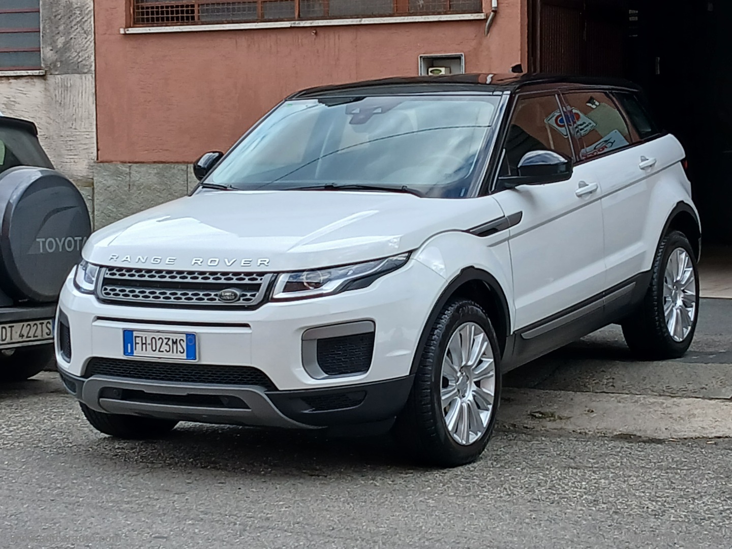 RR Evoque 2.0 TD4 150 CV 5p. - immagine 3