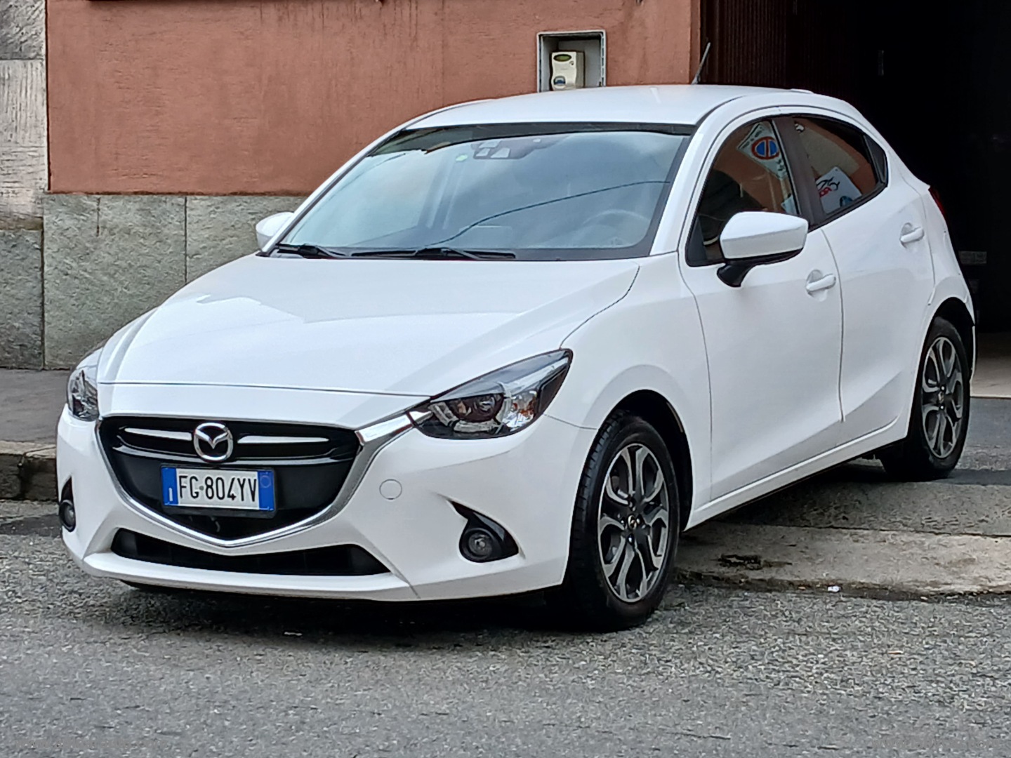 Mazda2 1.5 105 CV Skyactiv-D Exceed - immagine 3