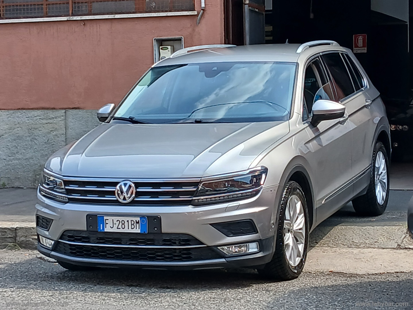 Tiguan 2.0 TDI DSG Executive BMT - immagine 3