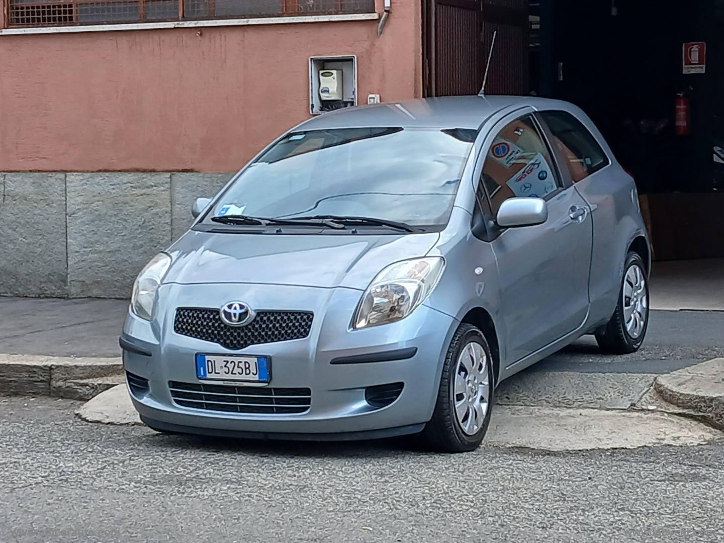 Yaris 1.0 3p. - immagine 3