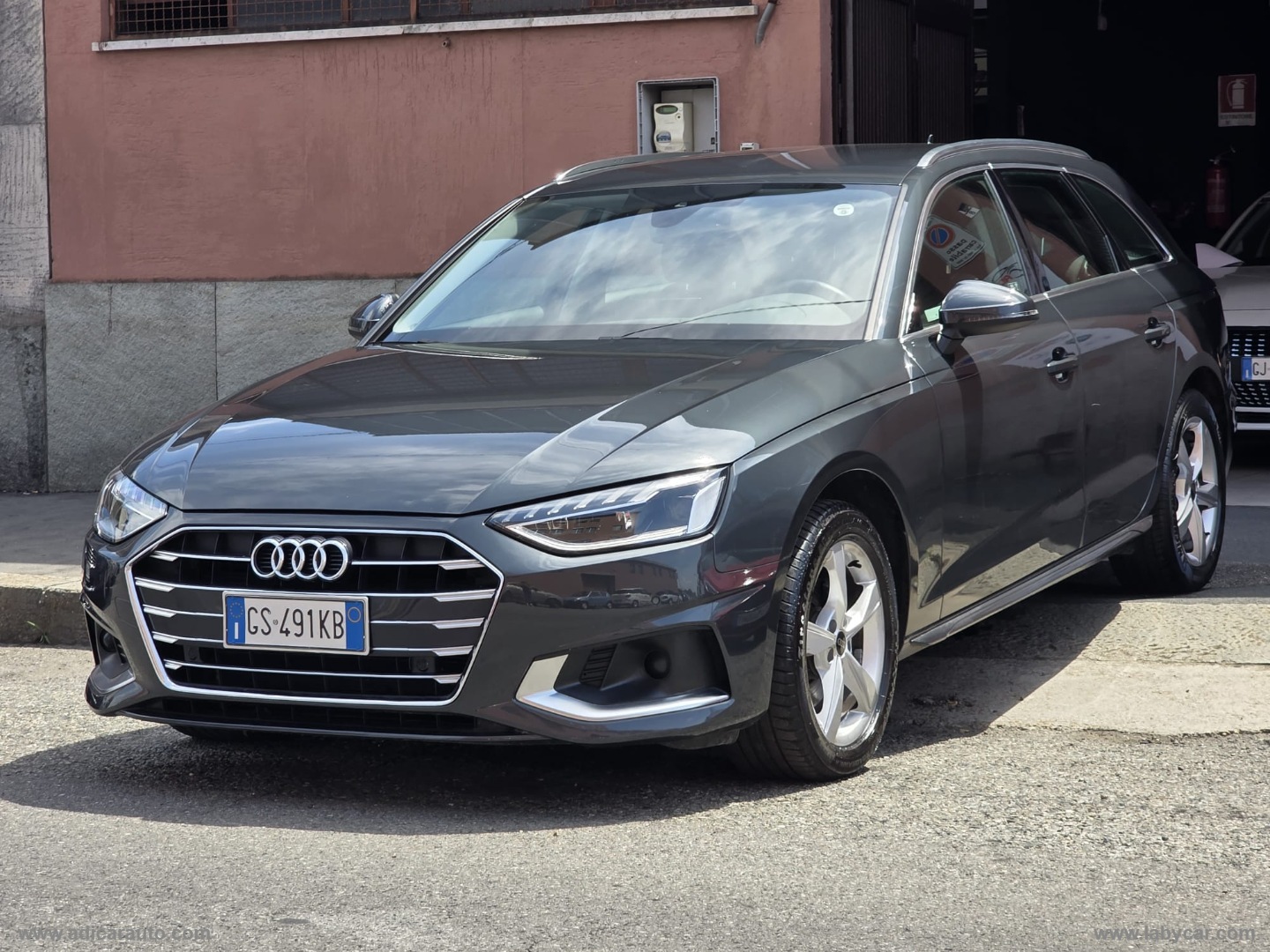A4 Avant 30 TDI/136CV S tr. Business Adv - immagine 3