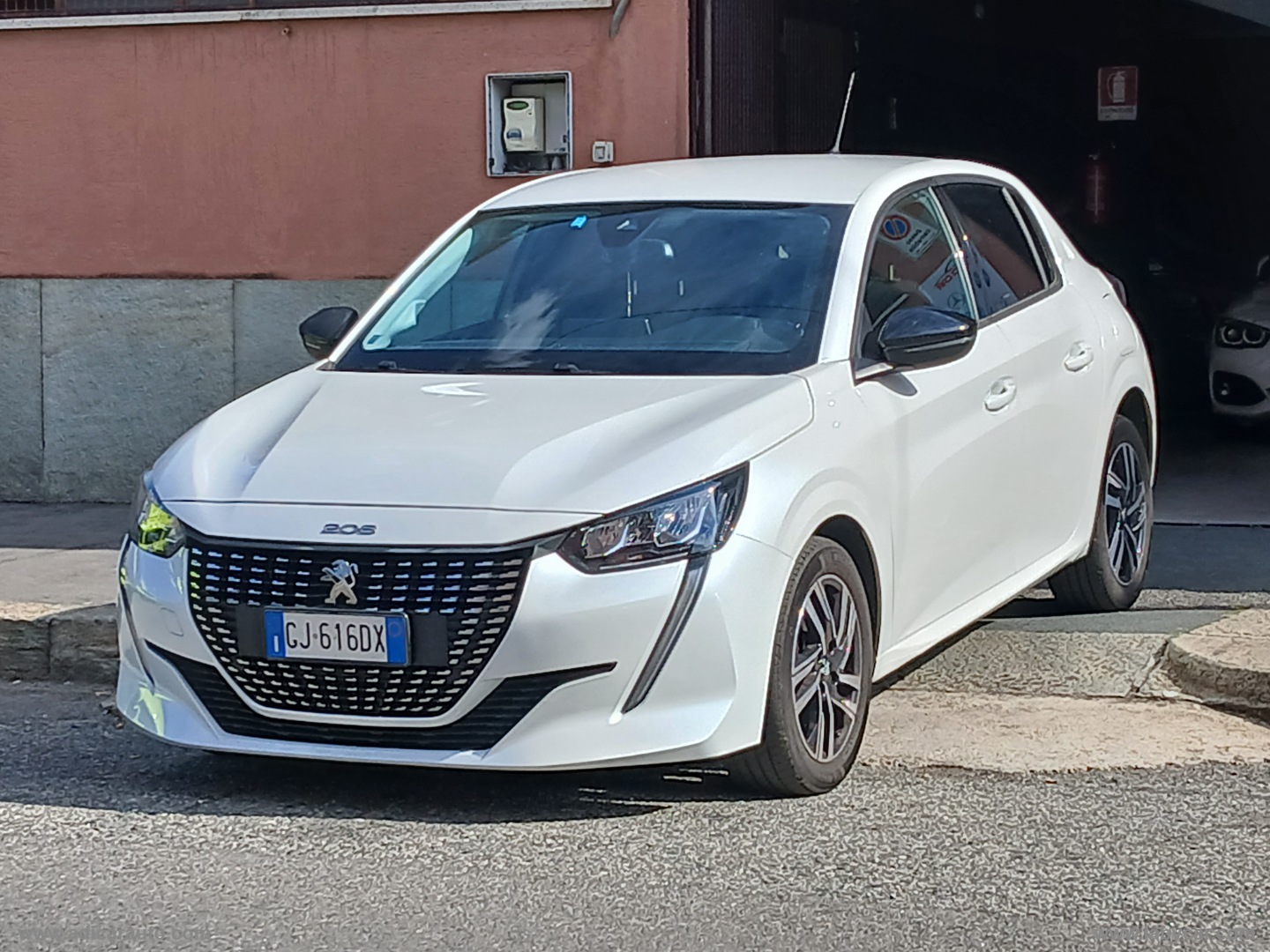 208 PureTech 100 S&S 5p. Allure - immagine 3