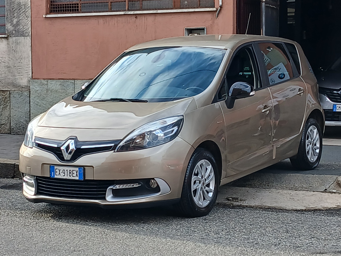 Scénic XMod 1.5 dCi 110 CV Limited - immagine 3