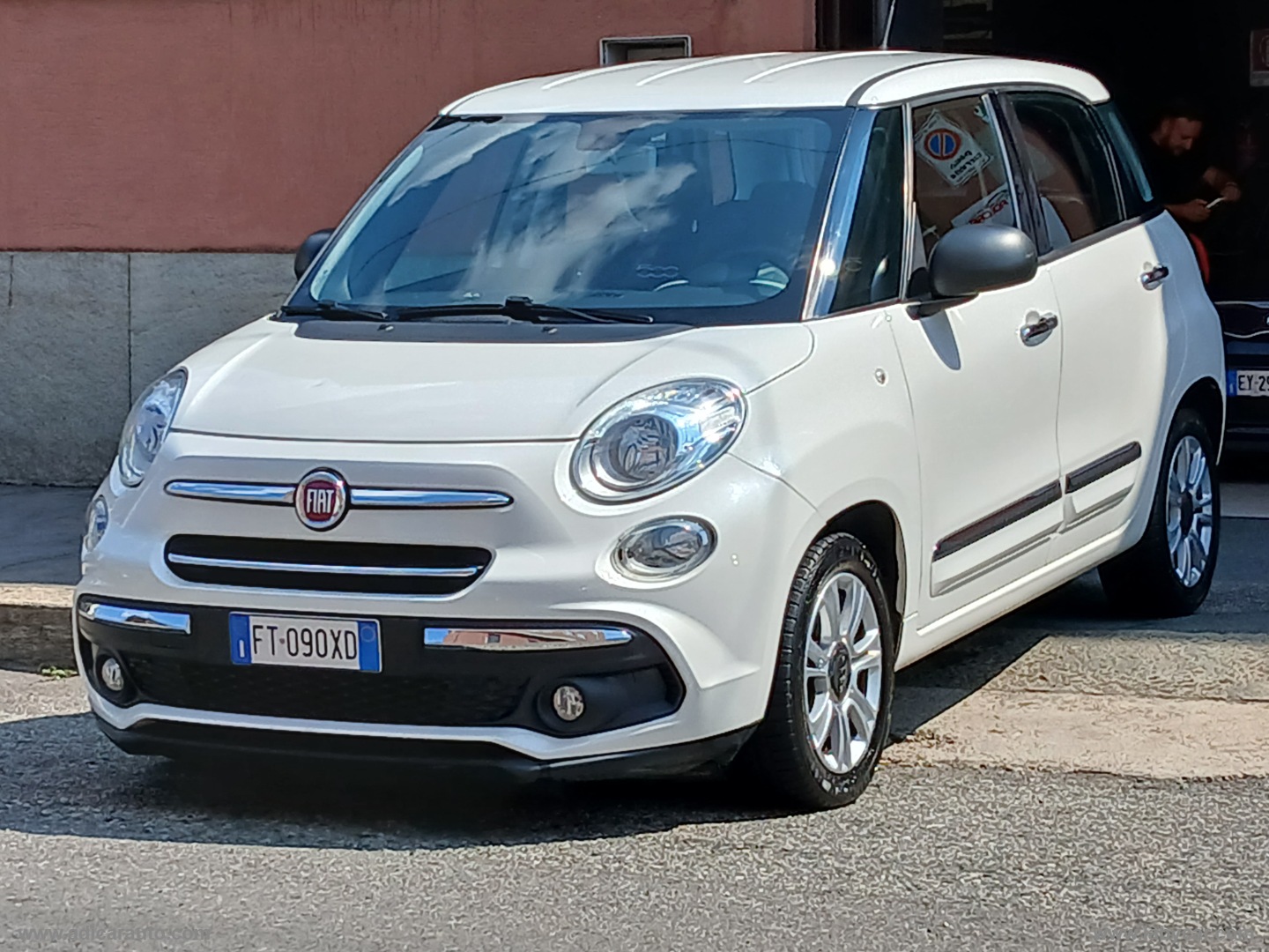 500L 1.4 95 CV Urban - immagine 3