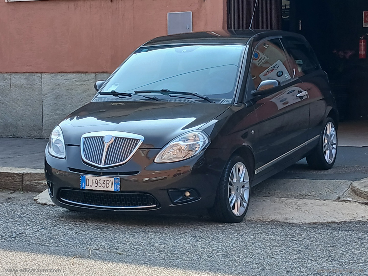 Ypsilon 1.4 16V 95 CV - immagine 3