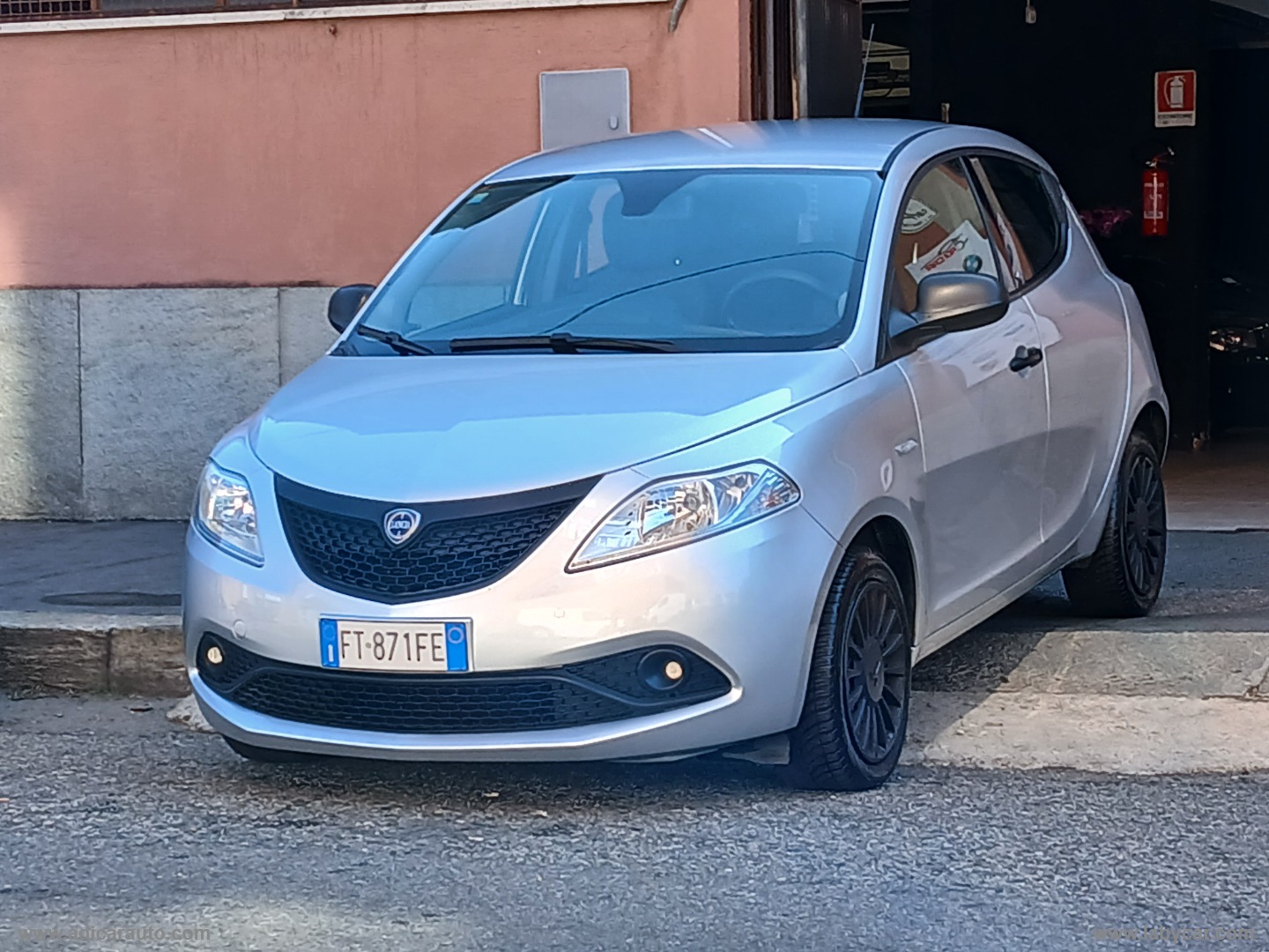 Ypsilon 1.2 69 CV 5p. GPL Ecochic - immagine 3