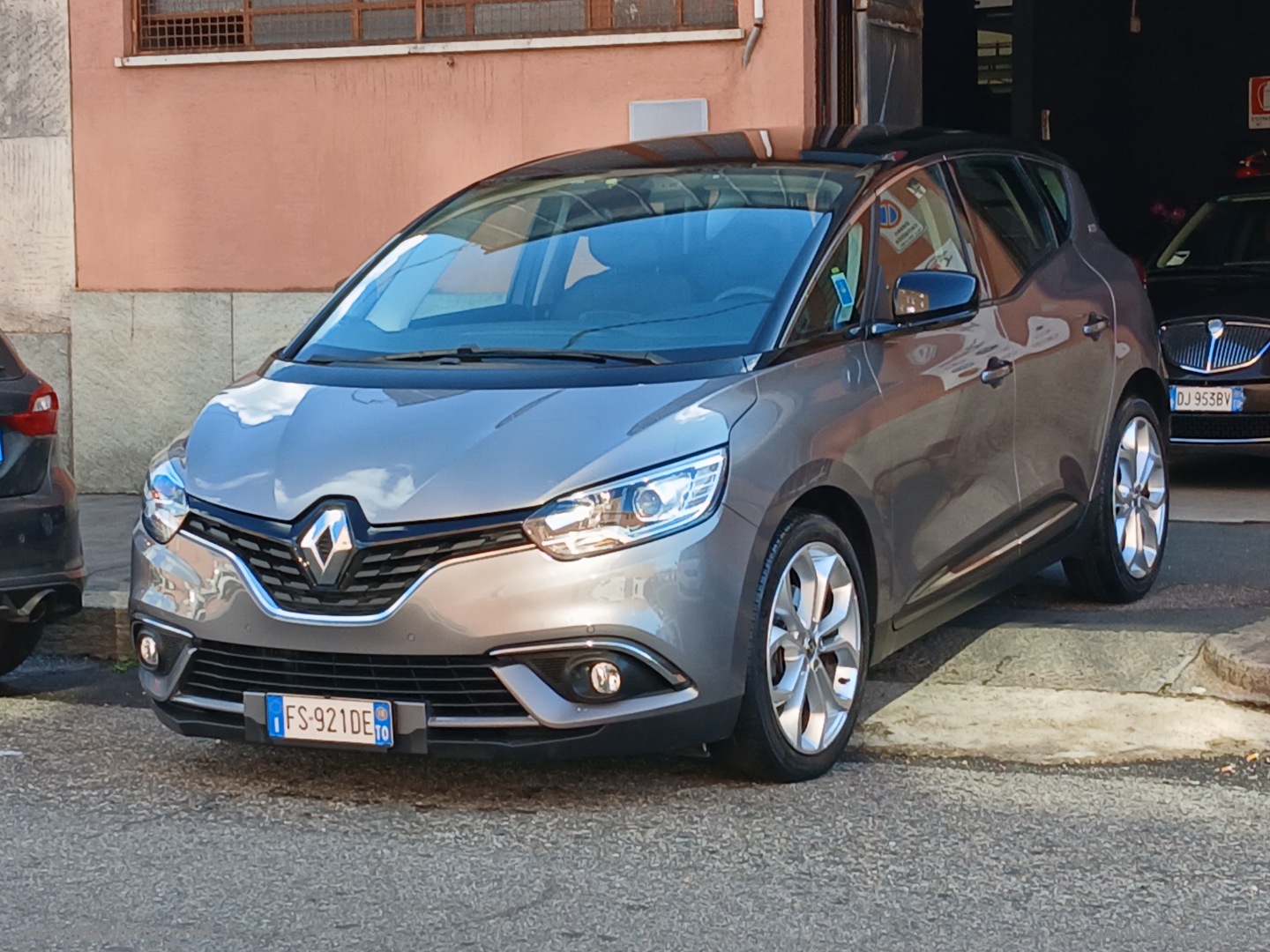 Scénic dCi 8V 110 CV EDC Energy Zen - immagine 3