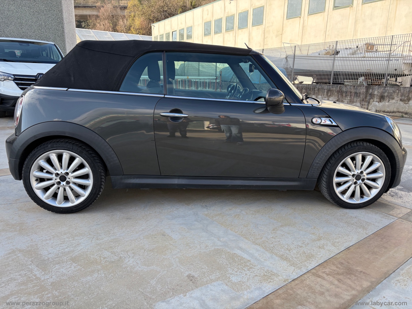Mini Cooper SD Cabrio - immagine 3