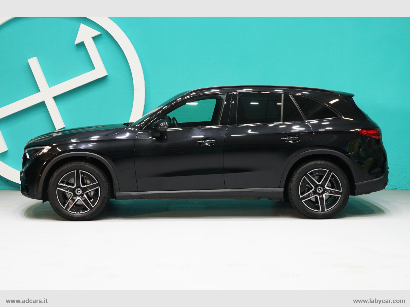 GLC 220d 4Matic Mild Hybrid AMG Line Advanced *PACK LUCI AMBIENTE*GANCIO TRAINO - immagine 3