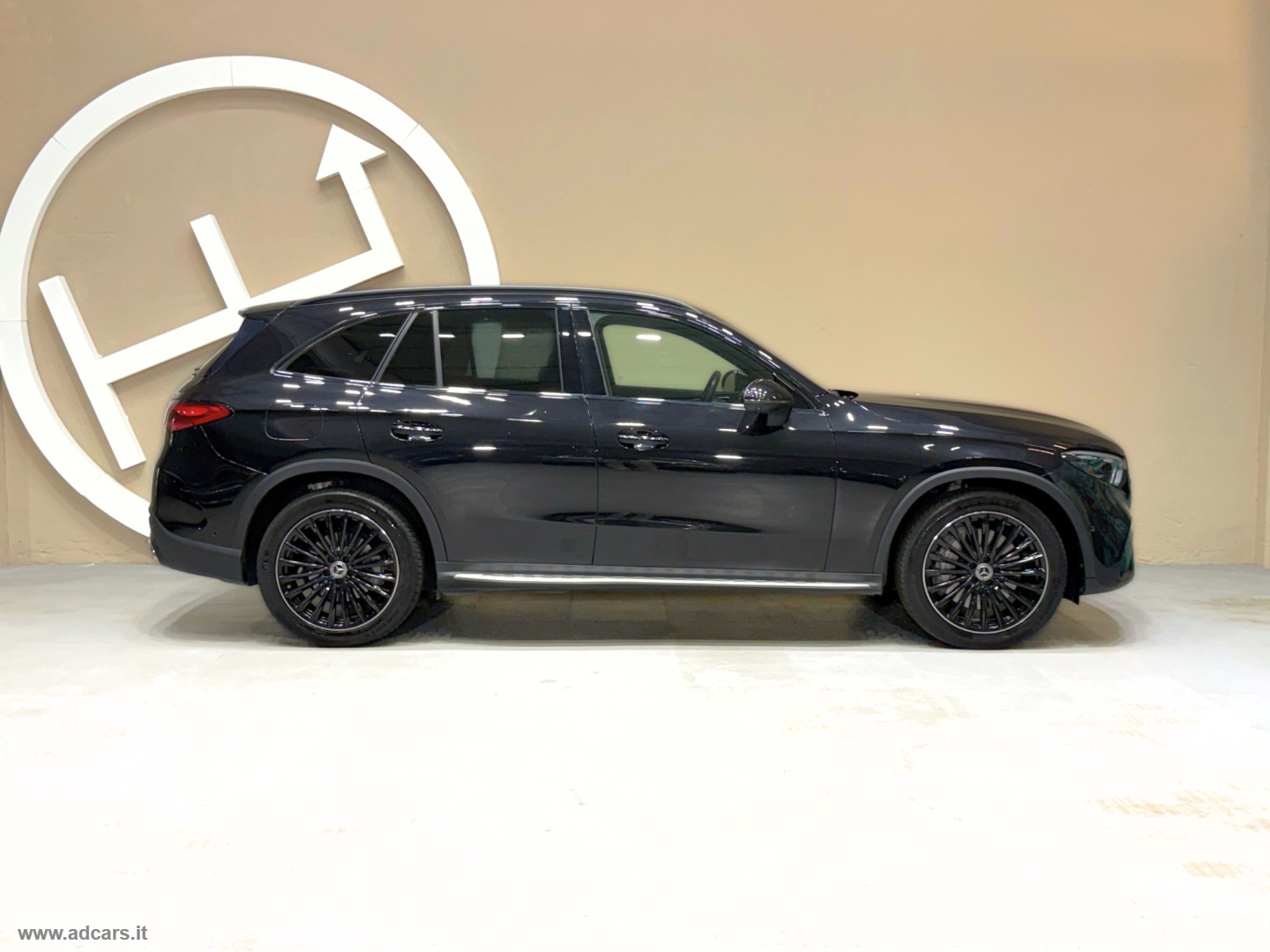 GLC 300 d 4Matic AMG Line Premium *TETTO*LUCI*BURMESTER* - immagine 3