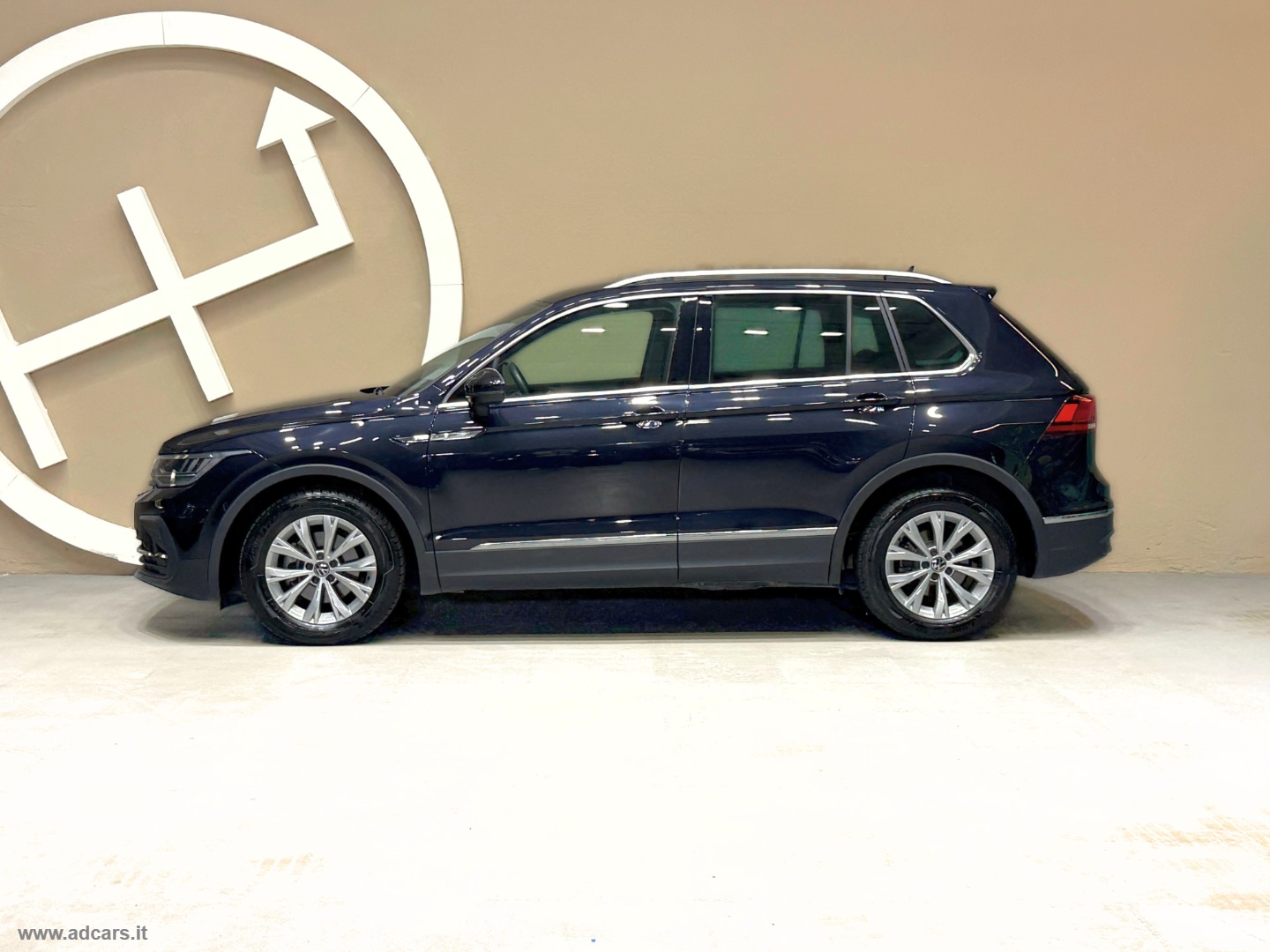 Tiguan 2.0 TDI 150CV SCR DSG Life *CAMBIO AUT*CLIMA 3 ZONE* - immagine 3