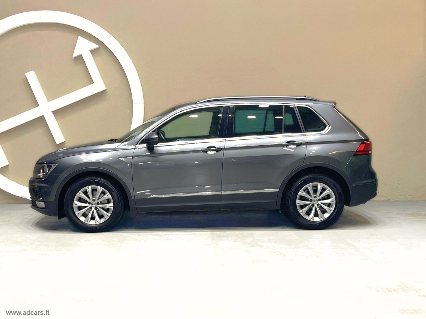 Tiguan 1.6 TDI Style BMT *BOOK SERVICE VW*1 PROPR.* - immagine 3