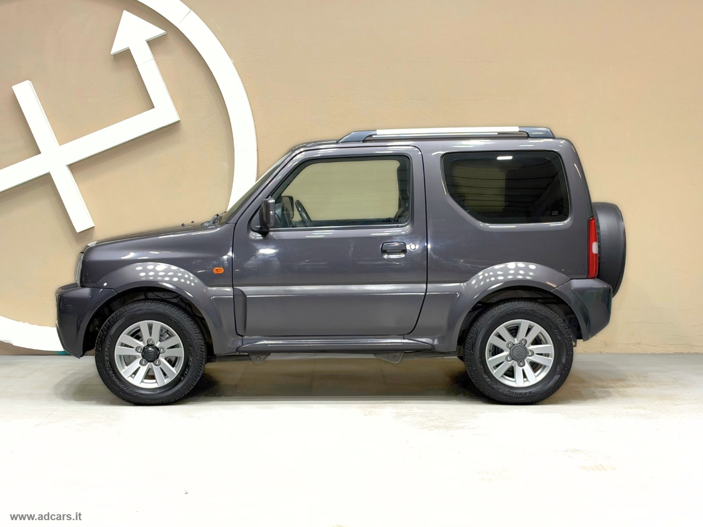 Jimny 1.3 4WD A/T Evolution *GPL*CAMBIO AUT.*SENSORI* - immagine 3