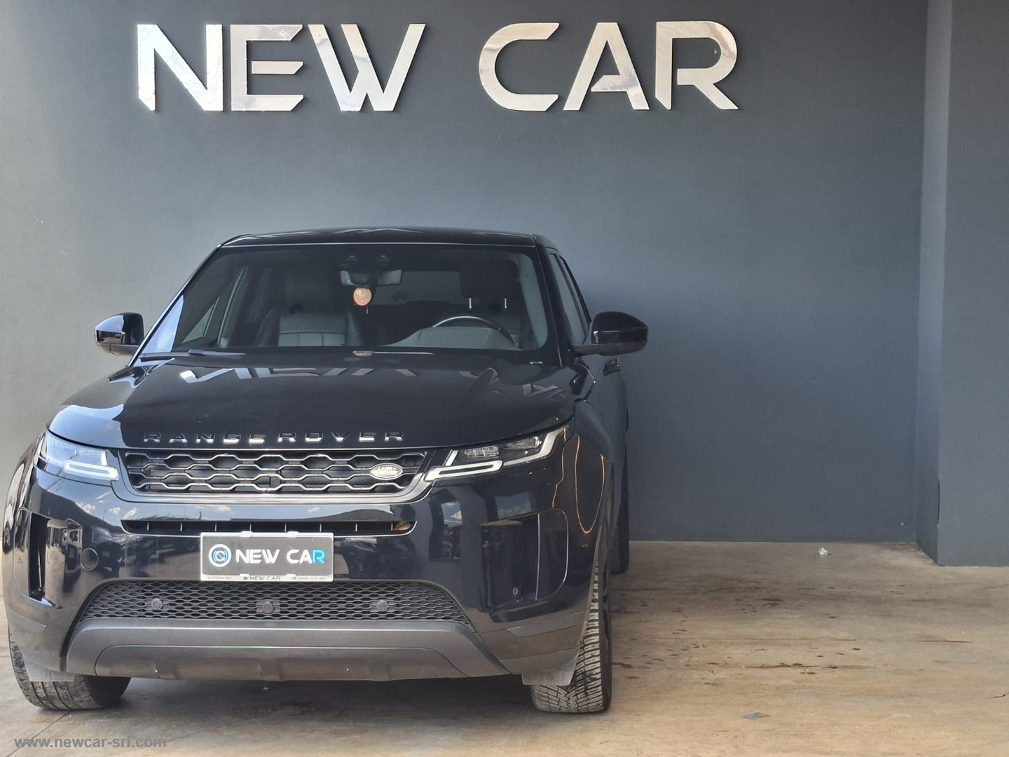 RR Evoque 2.0D L.Flw 150 AWD Auto S - immagine 3