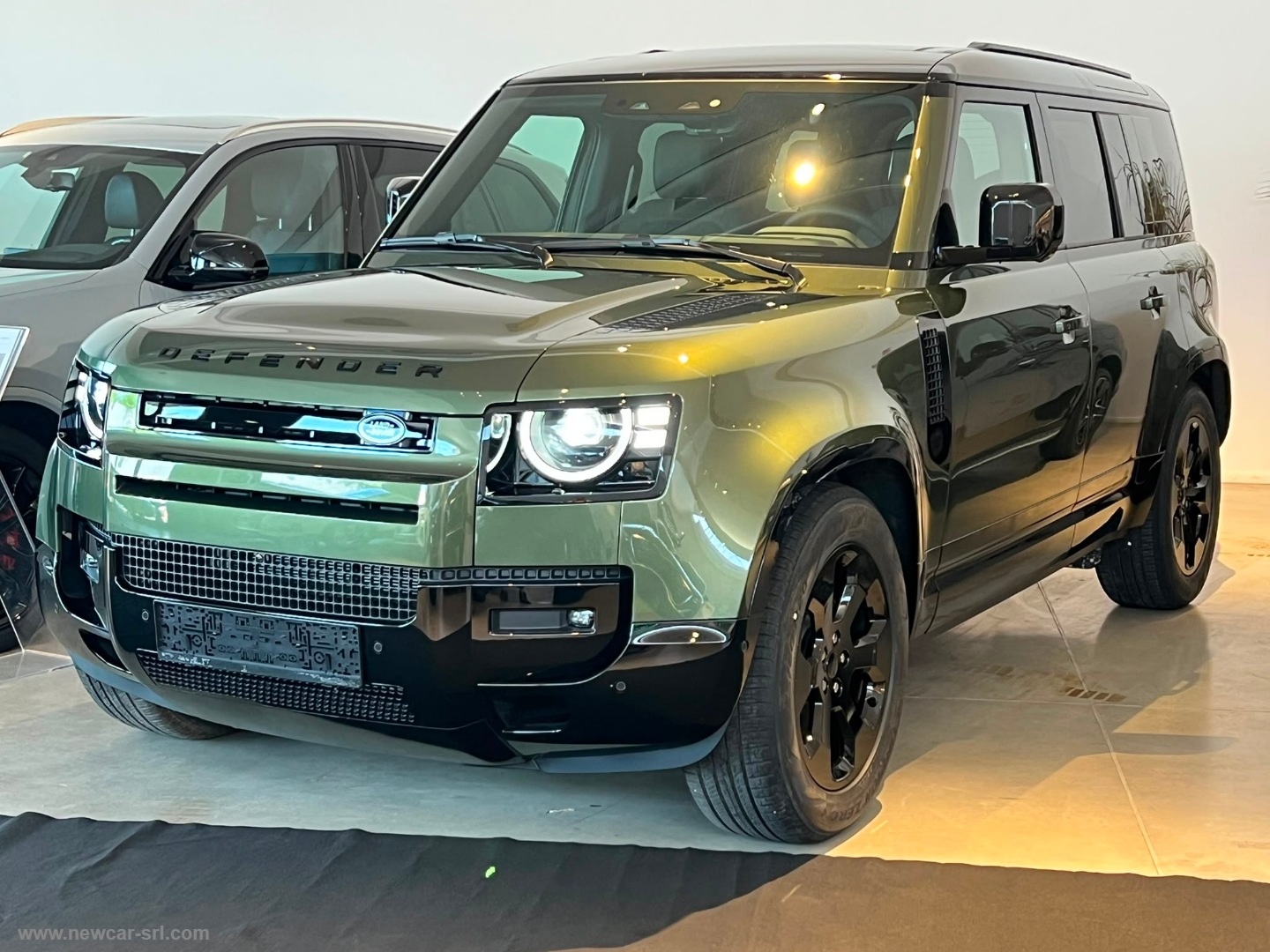 Defender 110 3.0D I6 250 AWD X-Dyn.SE N1 - immagine 3