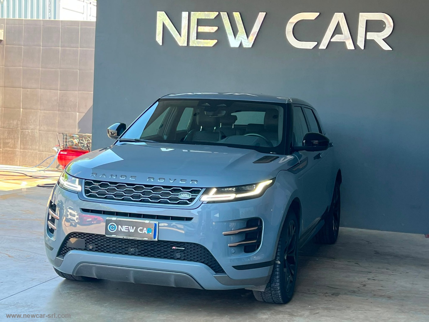 RR Evoque 2.0D I4 163 CV AWD Auto R-D.SE - immagine 3