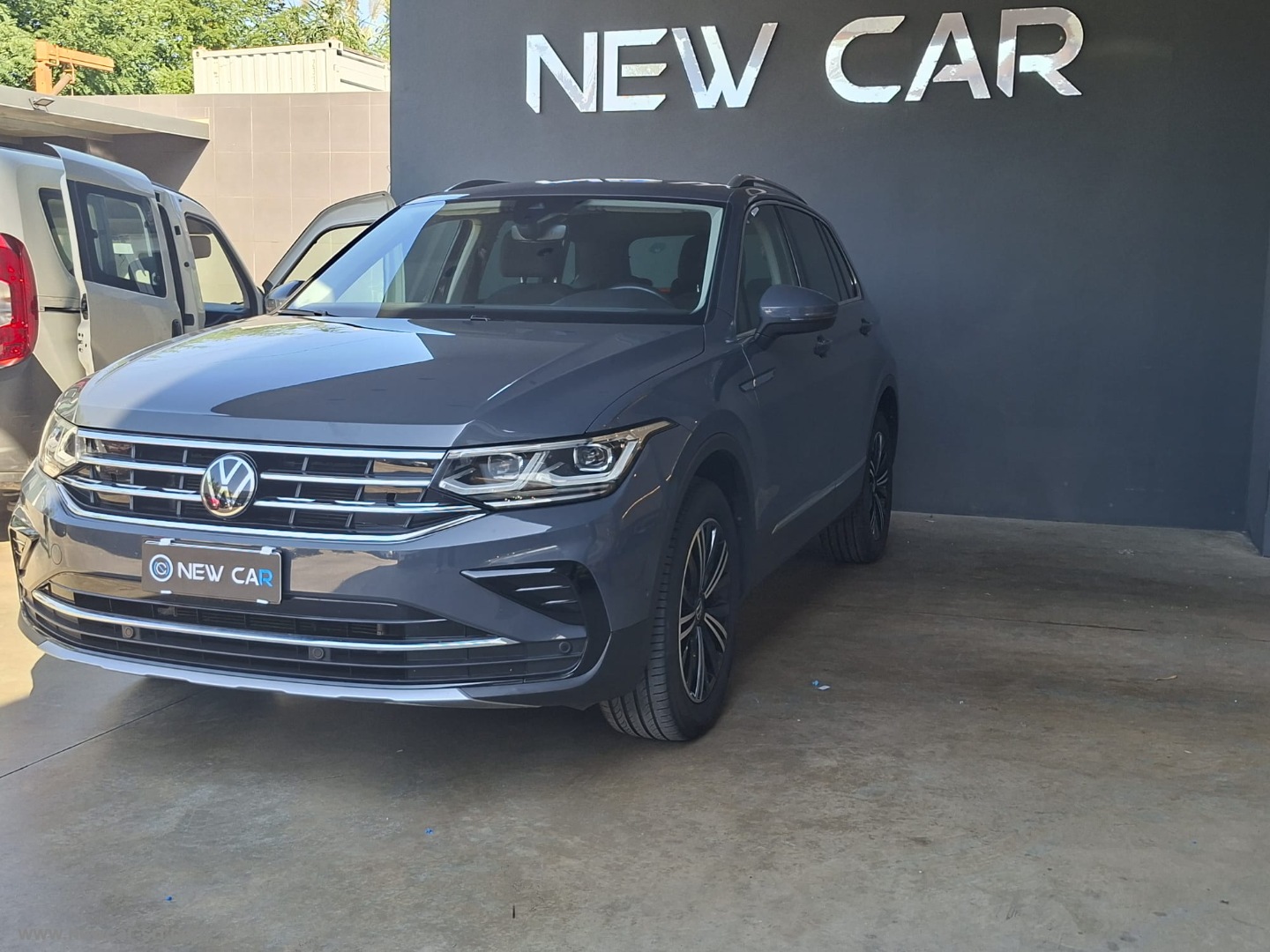 Tiguan 2.0 TDI 150CV SCR DSG 4MOT. Eleg. - immagine 3