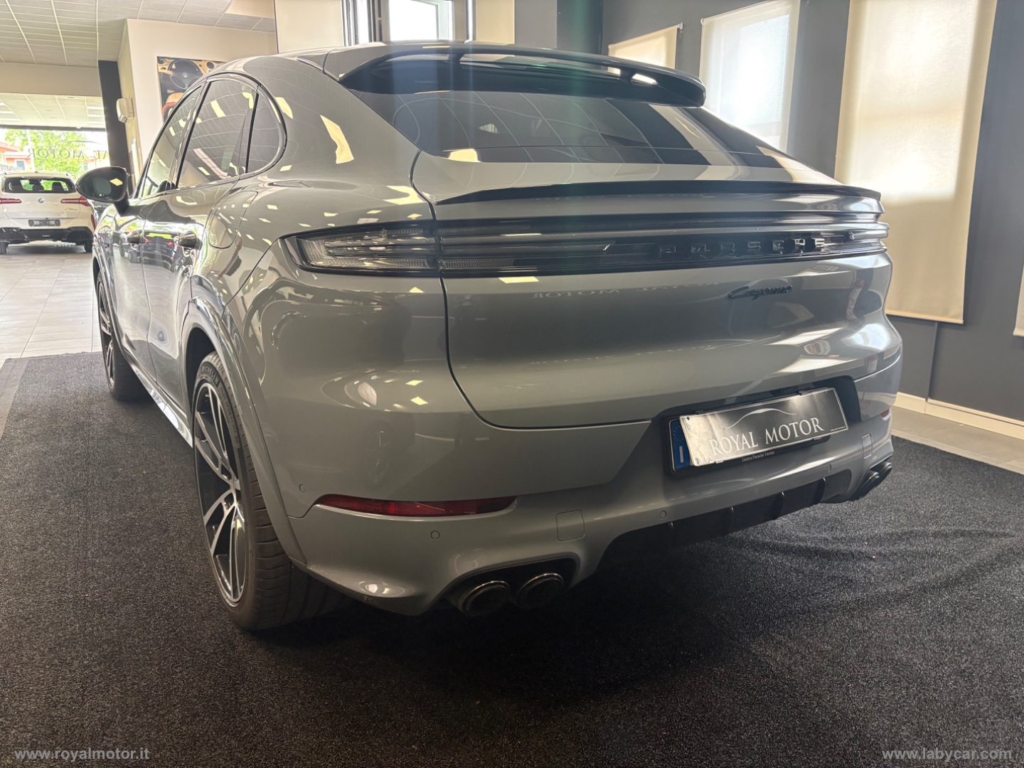 Cayenne Coup? 3.0 V6 E-Hybrid - immagine 3