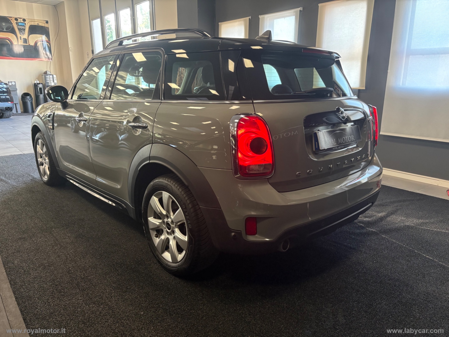 Mini Cooper D Business Countryman Aut. - immagine 3