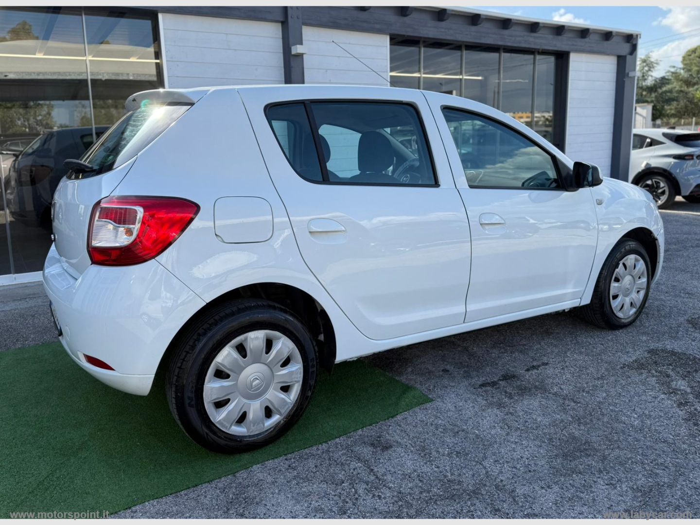 Sandero 1.5 dCi 8V 75 CV Lauréate - immagine 3