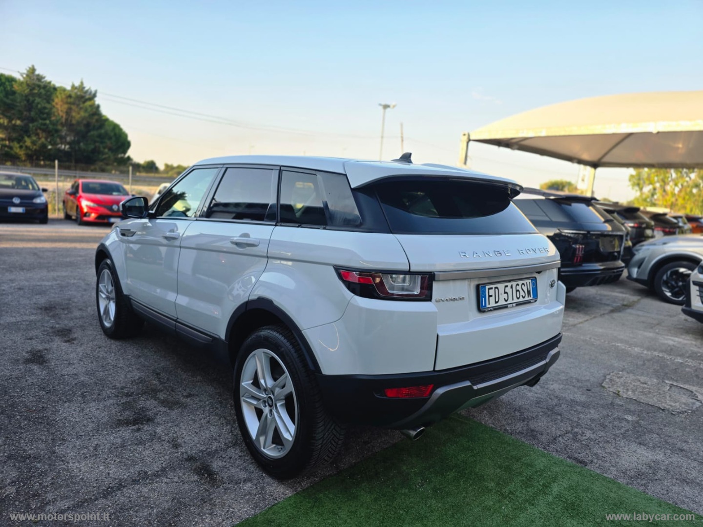 RR Evoque 2.0 TD4 150 CV 5p. Bs Ed. SE - immagine 3