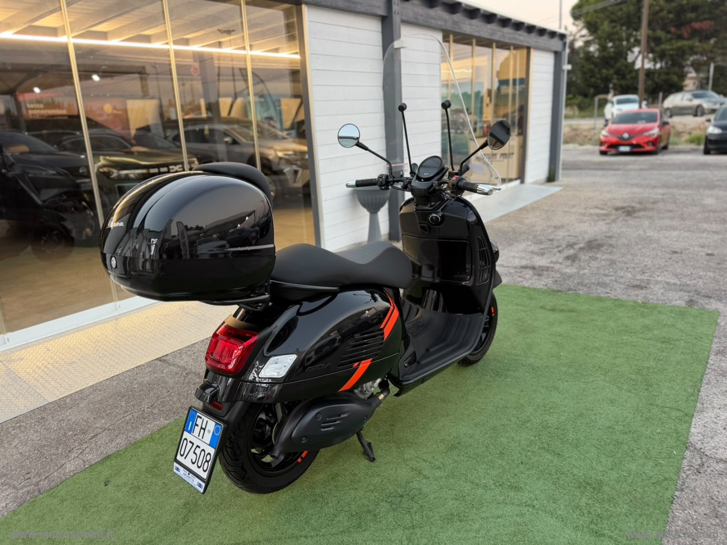 Vespa 300 GTV - immagine 3
